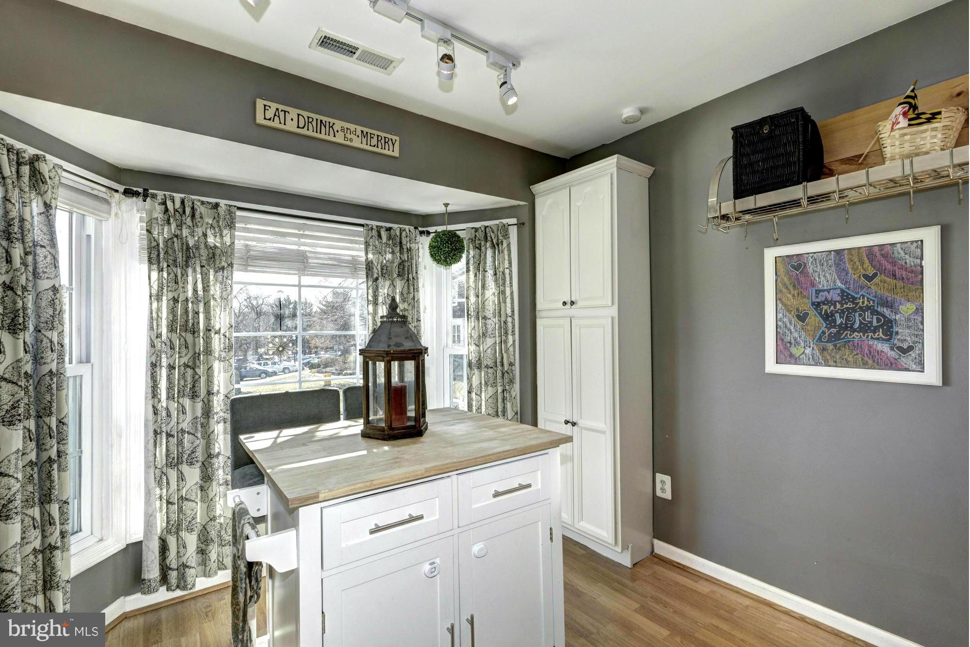 CROFTON MEWS CONDO - Residential