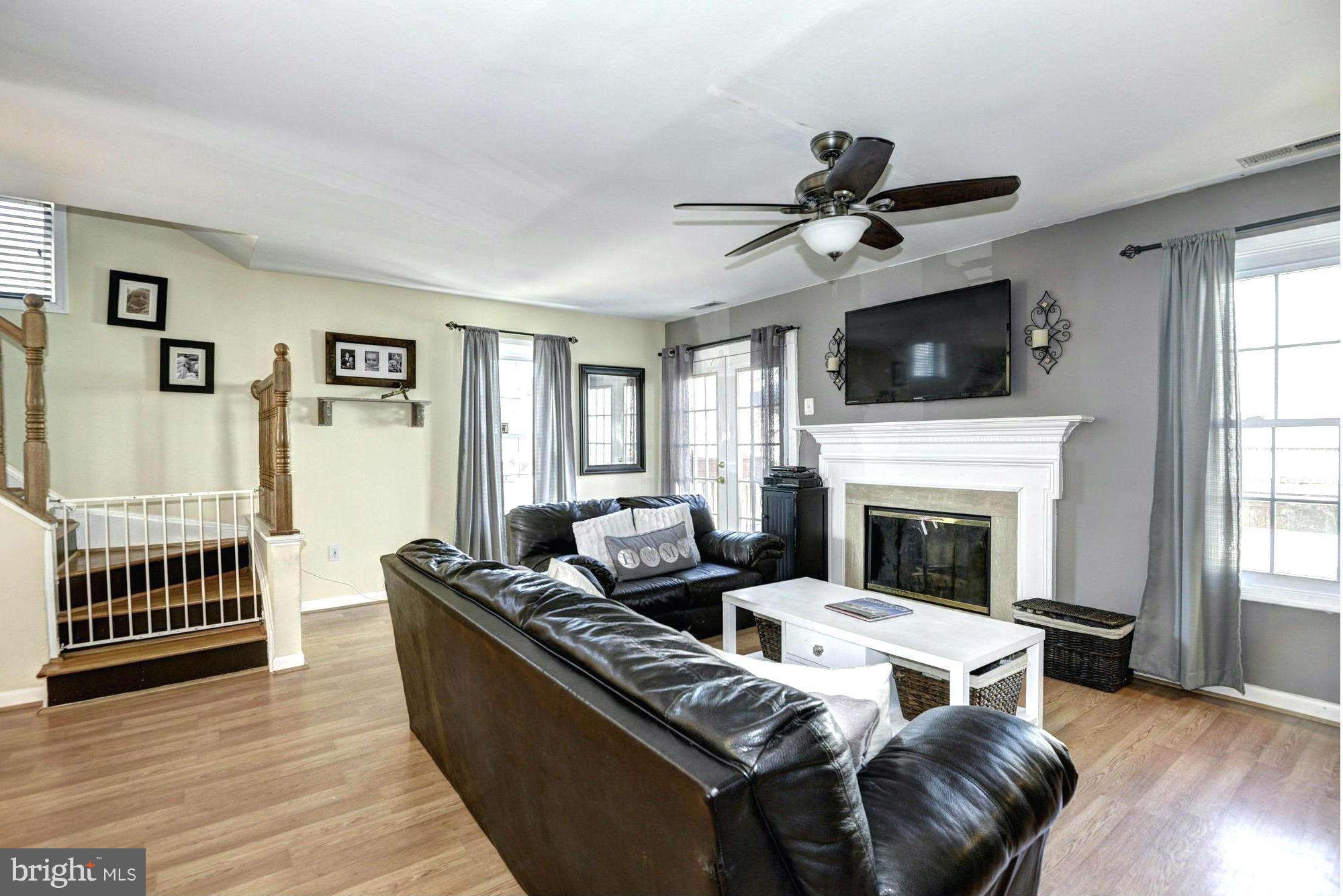 CROFTON MEWS CONDO - Residential