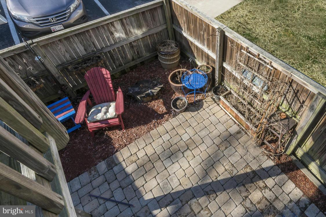 CROFTON MEWS CONDO - Residential