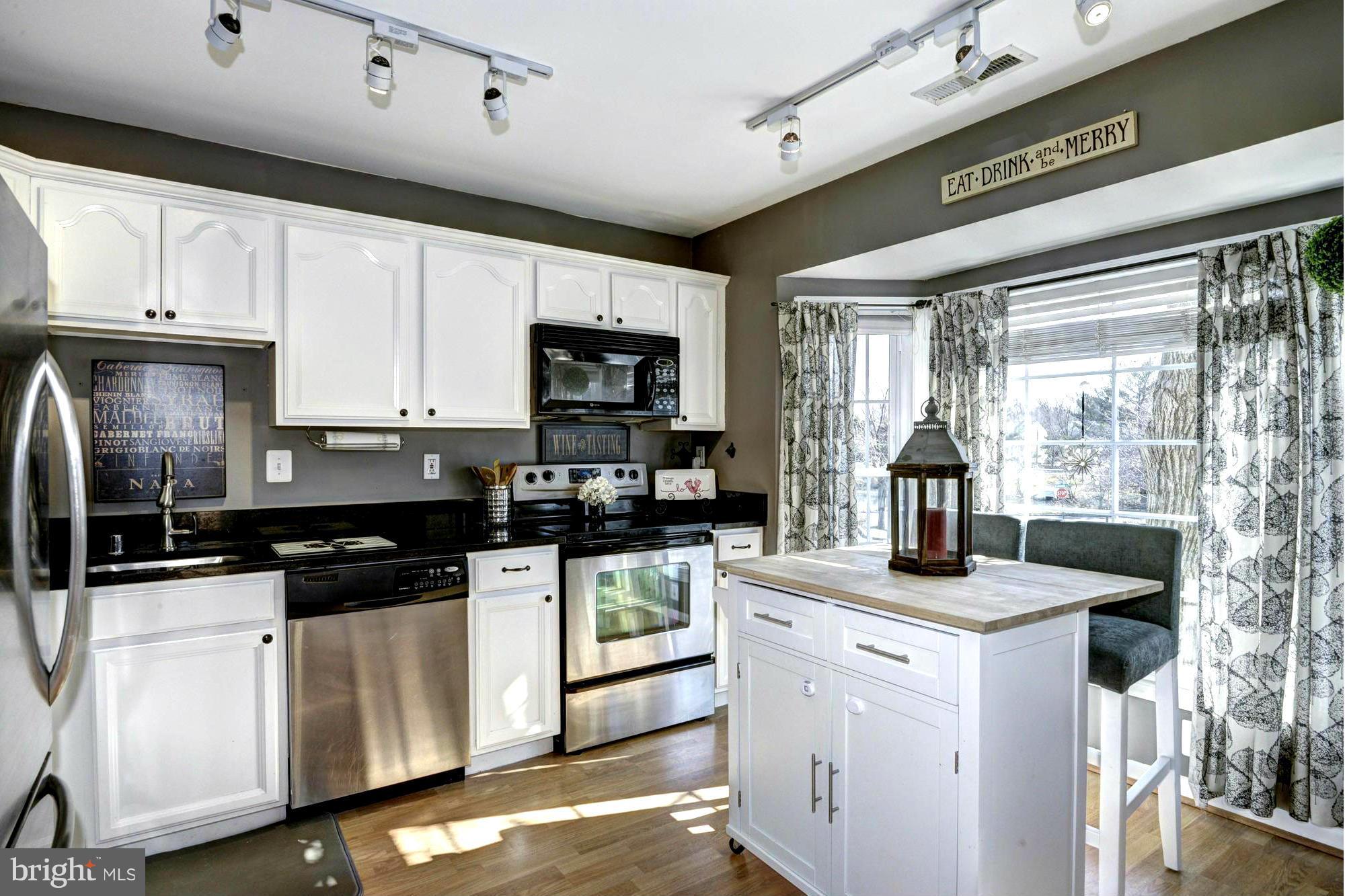 CROFTON MEWS CONDO - Residential