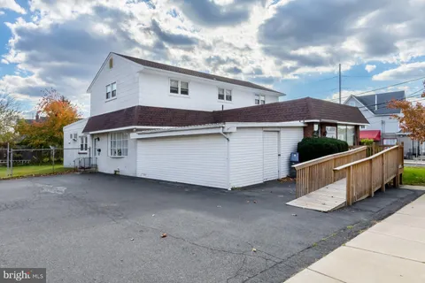 40 W Kings Highway, Mount Ephraim, NJ MLS: NJCD2105878