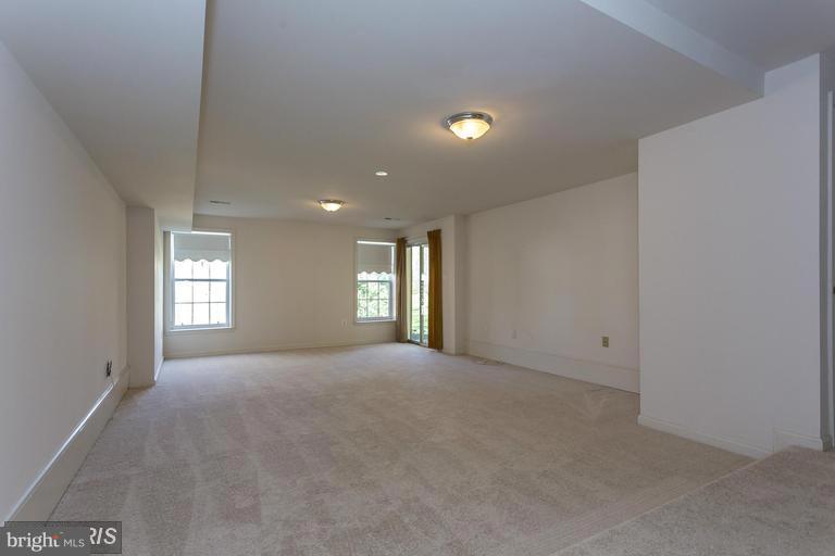 CROSSPOINTE - Residential