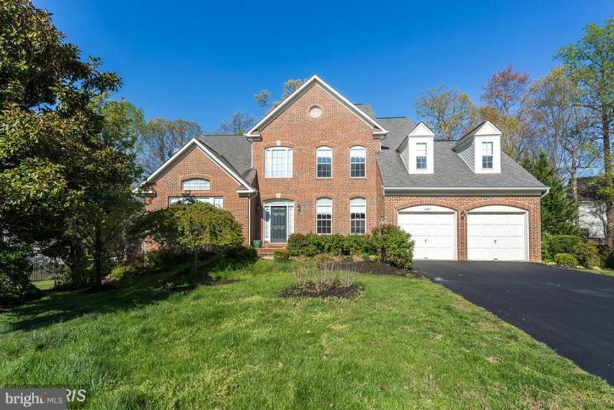 Priced to sell!  Best Value, Master Suite on main level, unique floor plan, great architecture, open floor plan for great entertainment, hardwood floor throughout, brand new roof new AC, huge room with cherry hardwood floor, waterfall, rose garden, Great commute to Ft Belvoir, Pentagon, Quantico, walking path