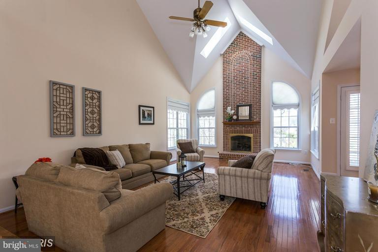 CROSSPOINTE - Residential