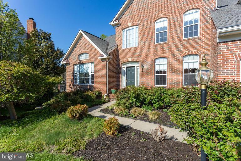 CROSSPOINTE - Residential