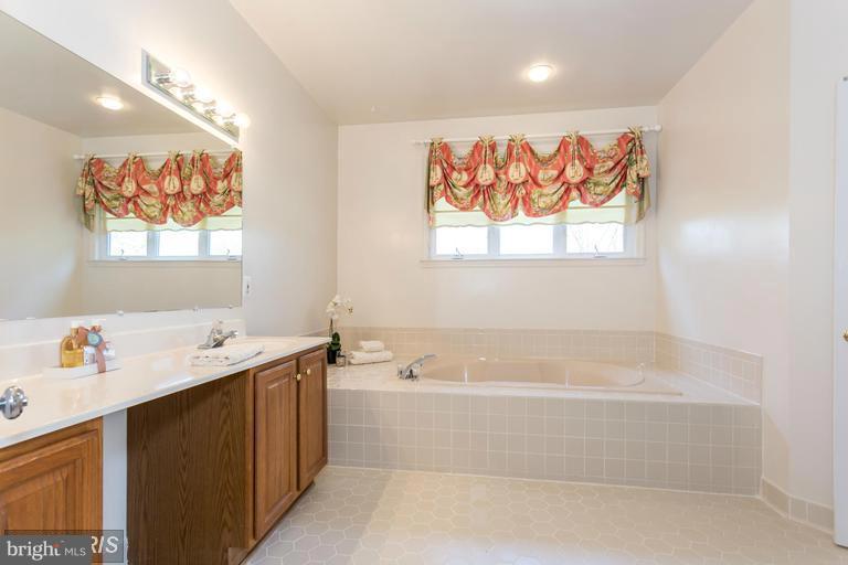 CROSSPOINTE - Residential