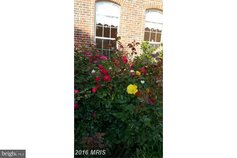 CROSSPOINTE - Residential