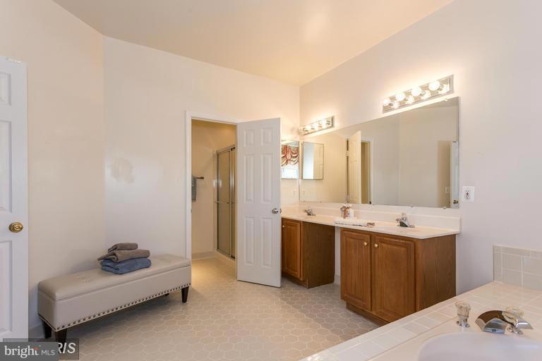 CROSSPOINTE - Residential