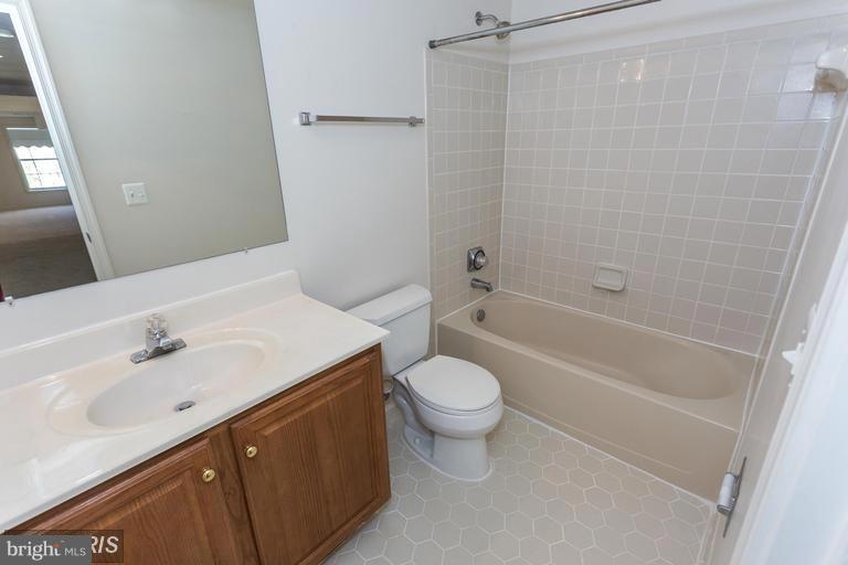 CROSSPOINTE - Residential