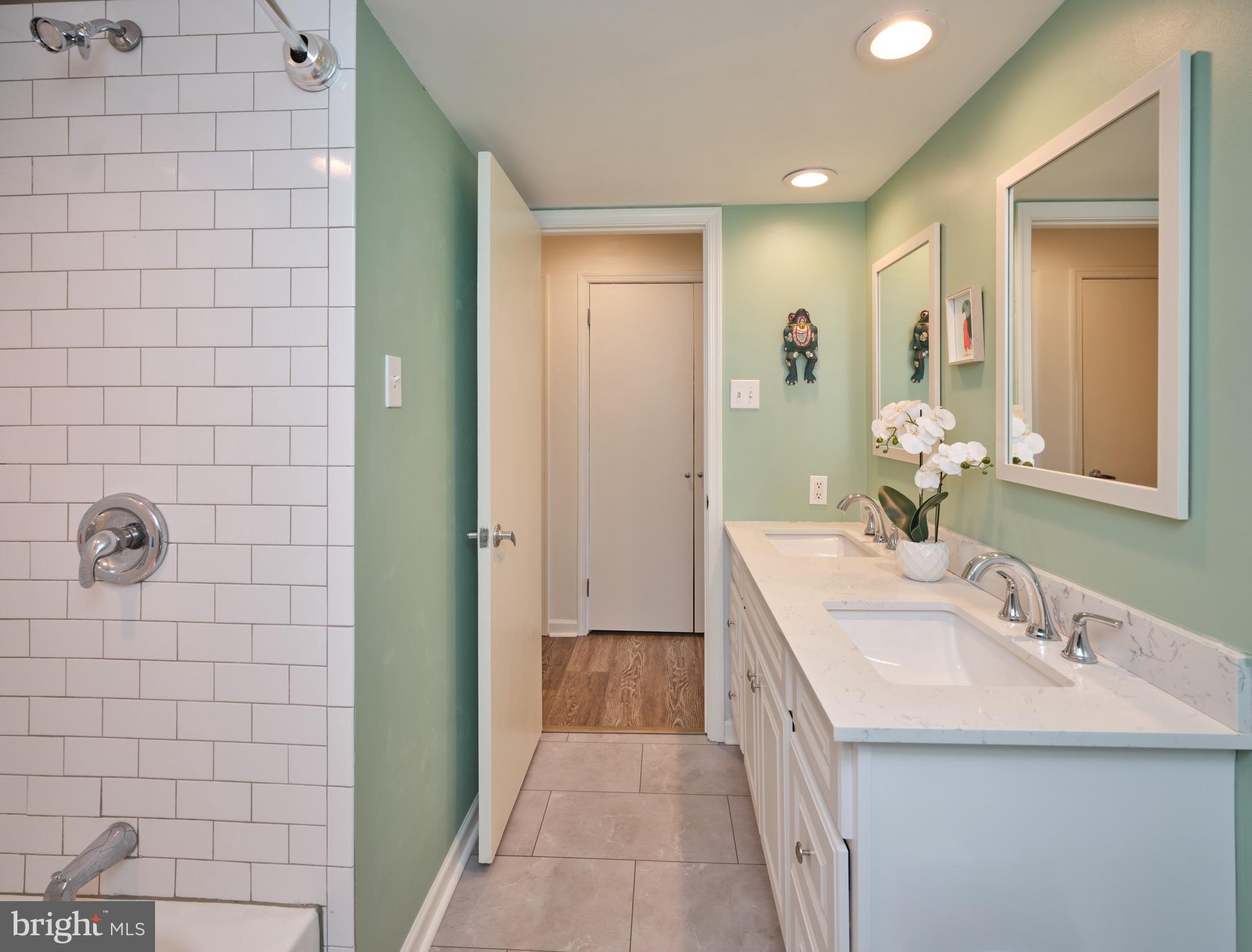 VILLAGE II - Residential