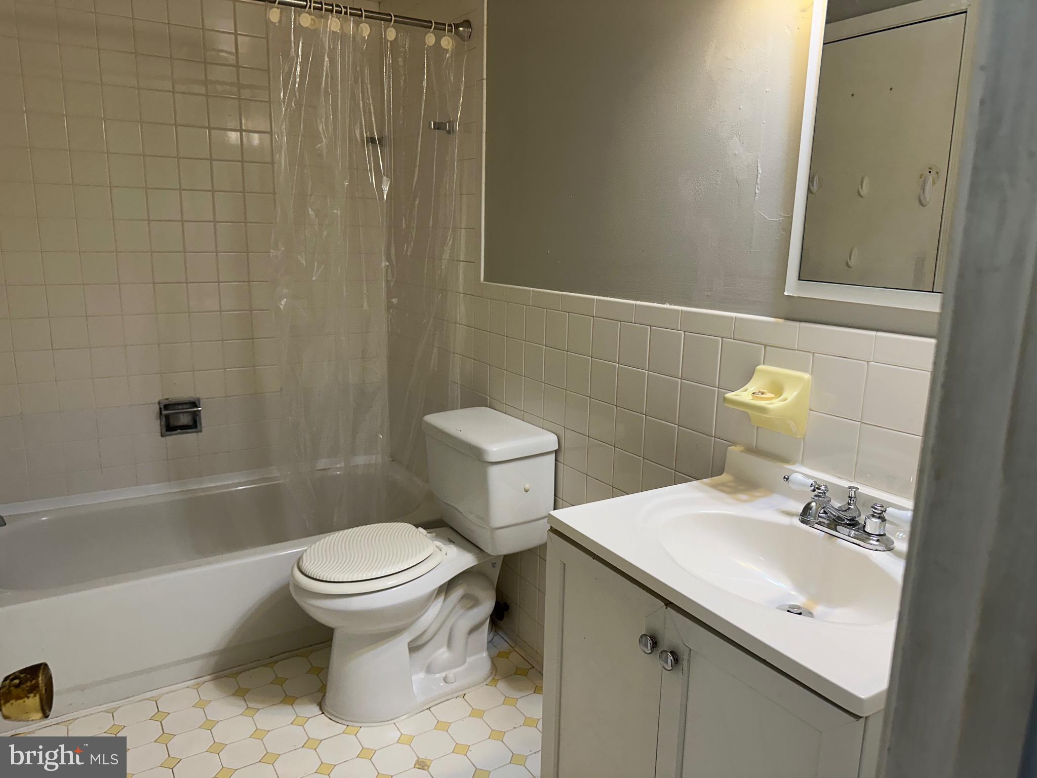 CHARLESTOWNE VILLAGE - Residential