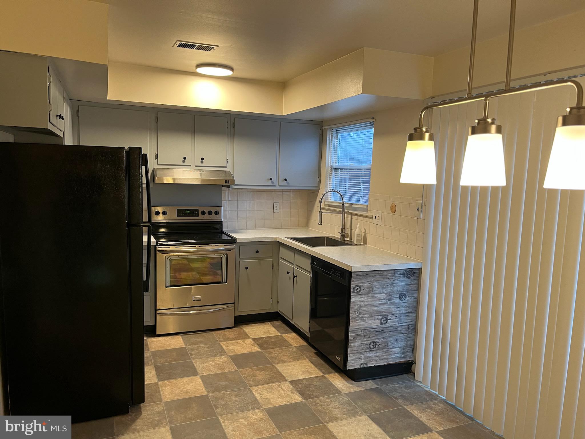 415 FORT WASHINGTON AVENUE