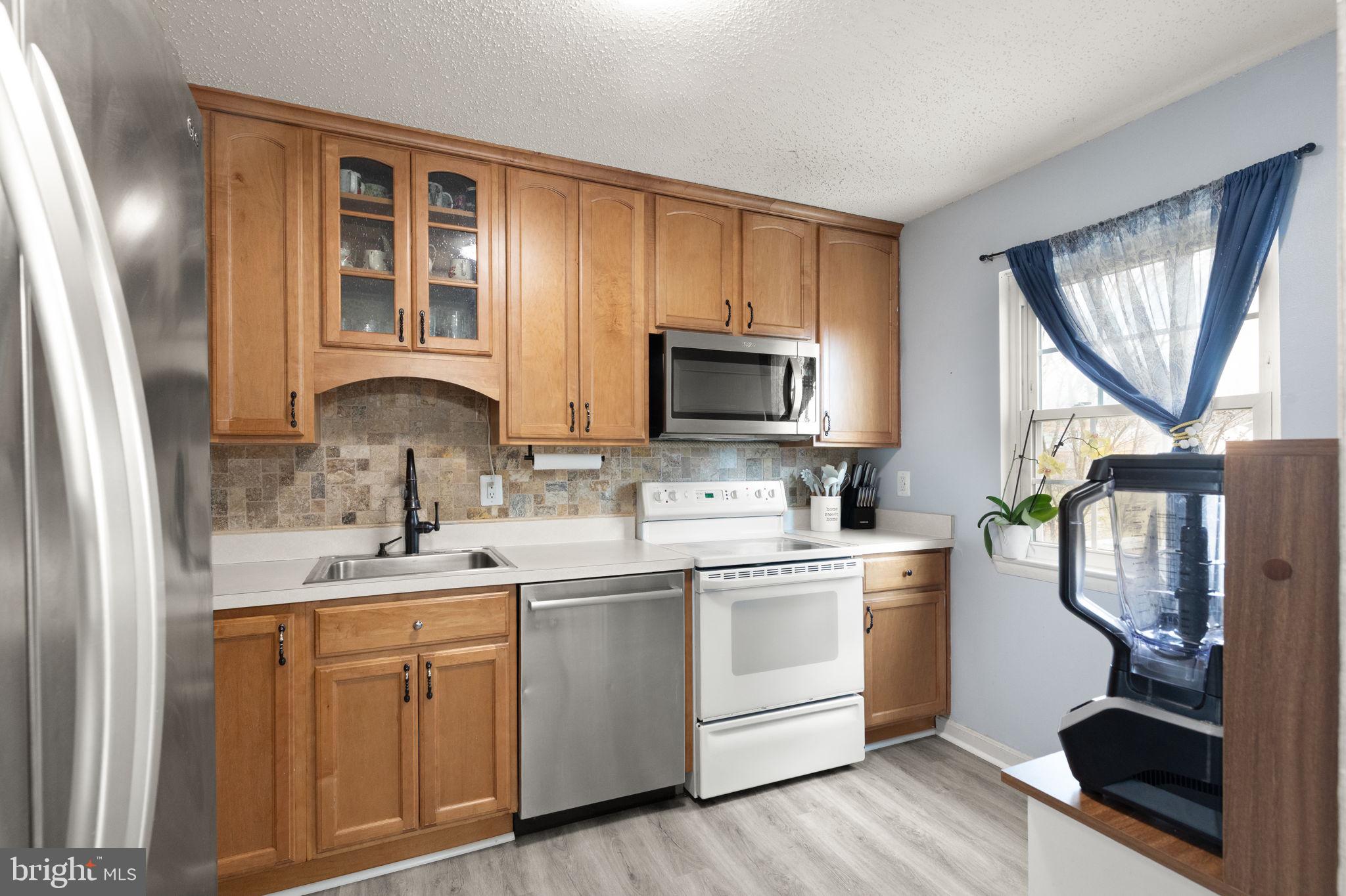 WOODSDALE MANOR - Residential