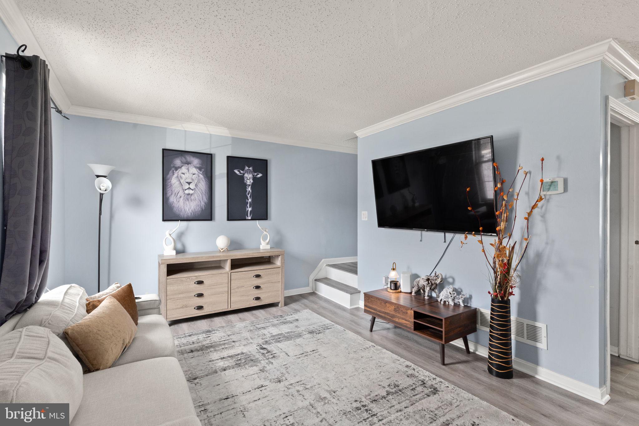 WOODSDALE MANOR - Residential