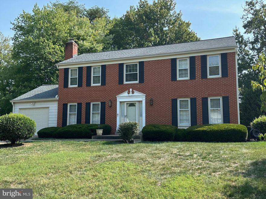 Offer deadline has been set for Monday, 1/13, 12:00 N.  Please see documents for information on making an offer.  


Rare opportunity to own a spacious and meticulously maintained classic Colonial home in prime Mount Vernon location. Highlights include:  .28 acre lot with rear privacy fence, almost 3,000 total square feet across 3 finished levels, screened-in-deck off kitchen with large concrete patio below, family room with natural fireplace, sunny living room, separate dining room, 4 spacious upper level bedrooms including primary suite, main level office adjacent to kitchen, first floor laundry, oversized 1 car garage, and more! 

Incredible location just a few miles from Mount Vernon Estate, Fort Belvoir, Hilltop Village Shopping/dining, and all Old Town Alexandria/Washington DC has to offer!