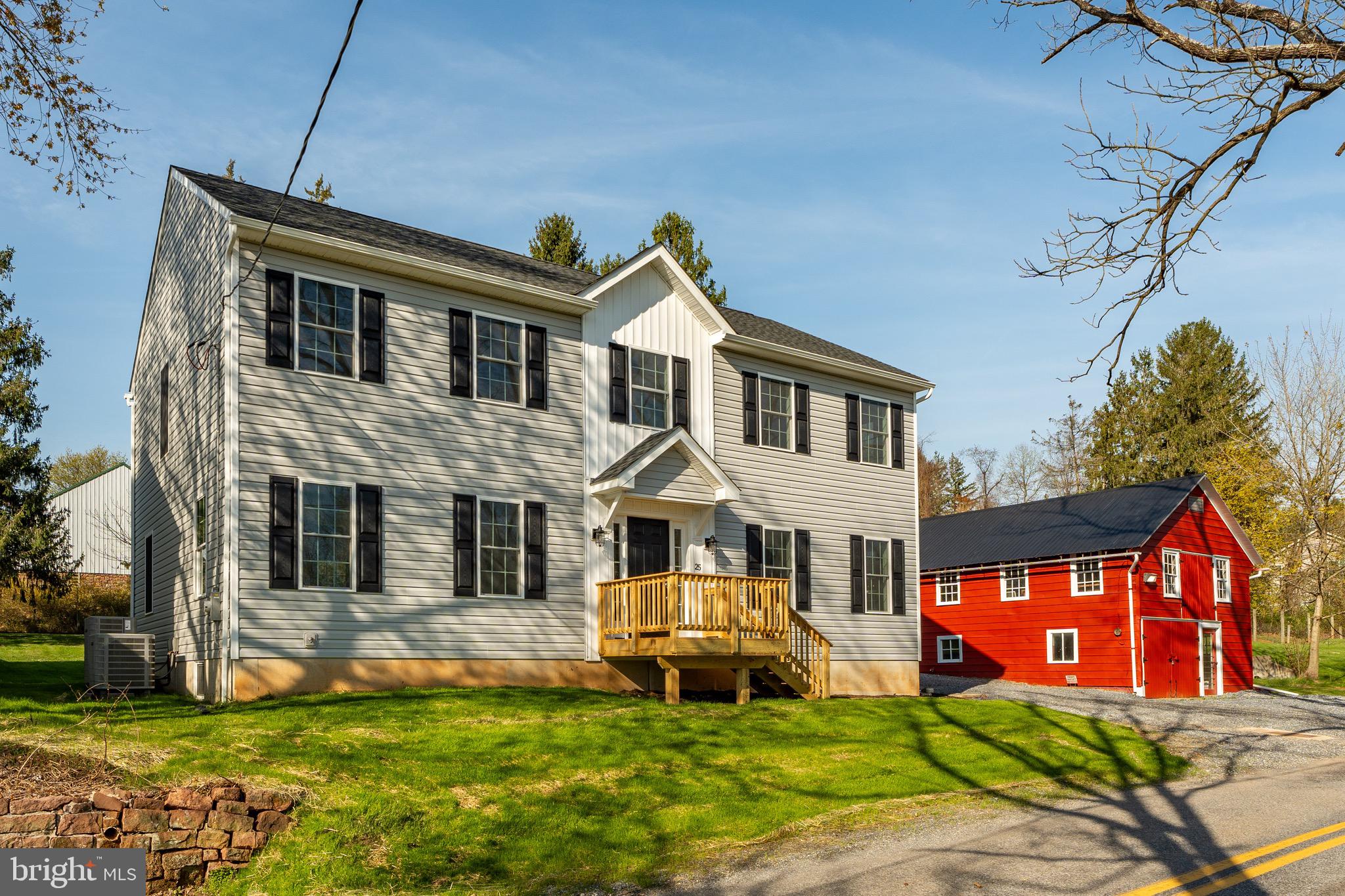 25 RAILROAD STREET