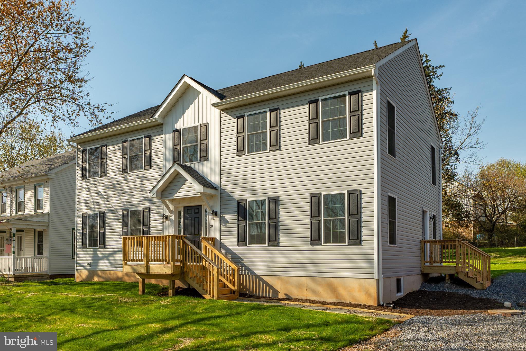 25 RAILROAD STREET