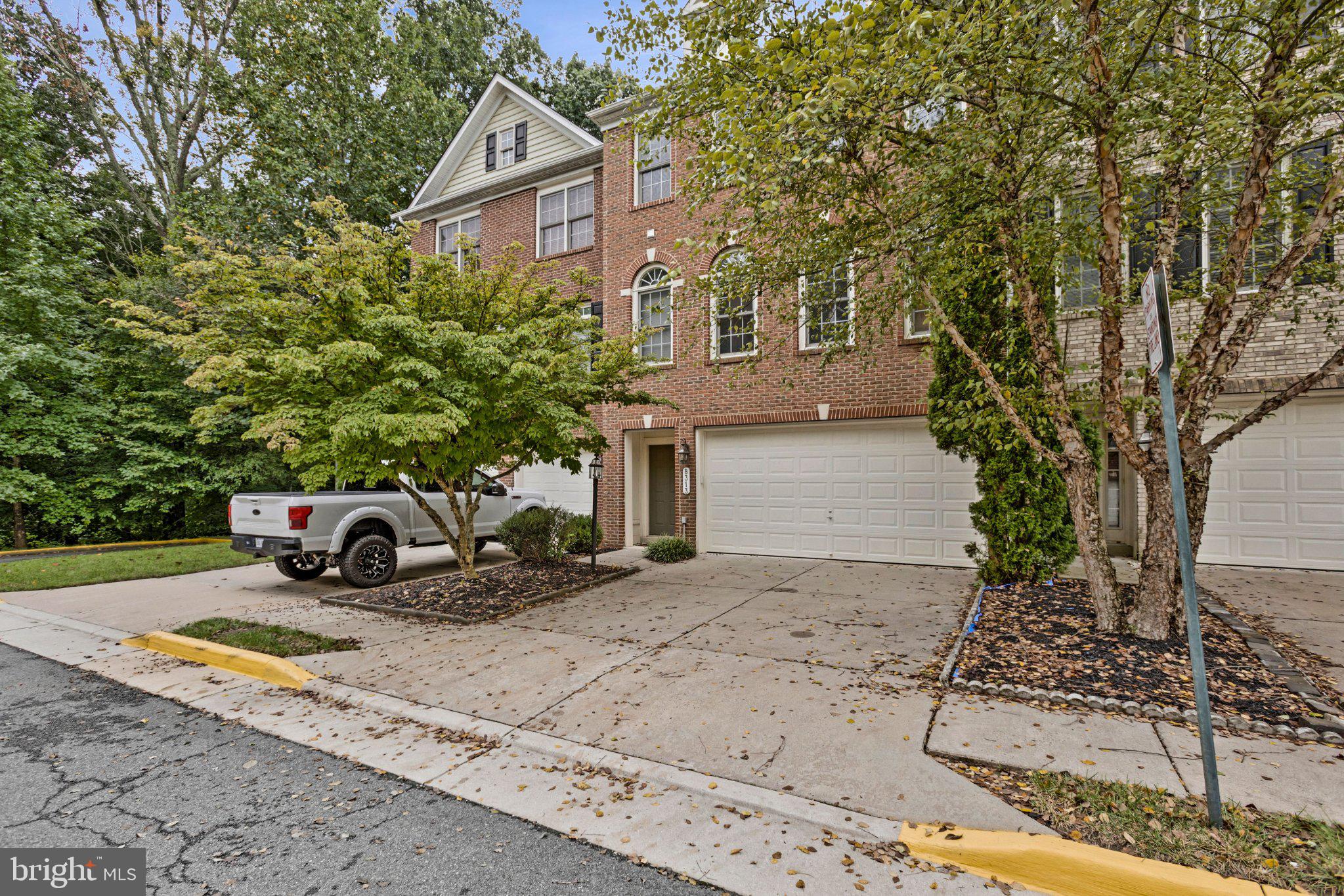 8313 DOCKRAY COURT