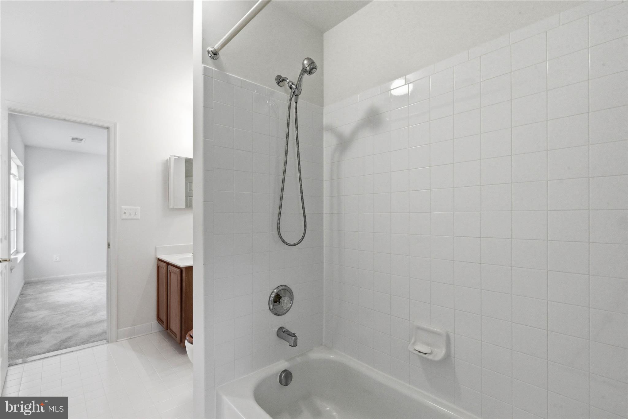 POPLAR HILL - Residential