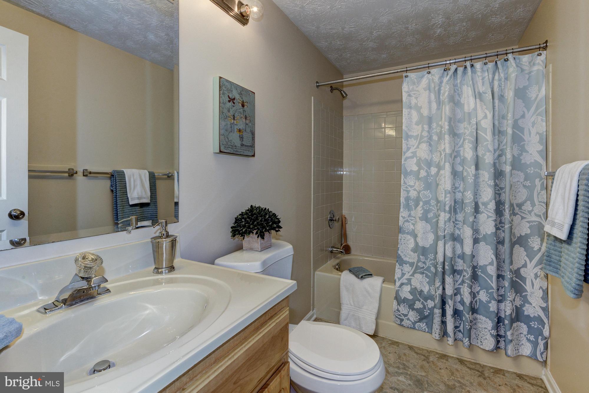 CLARY'S FOREST - Residential Lease