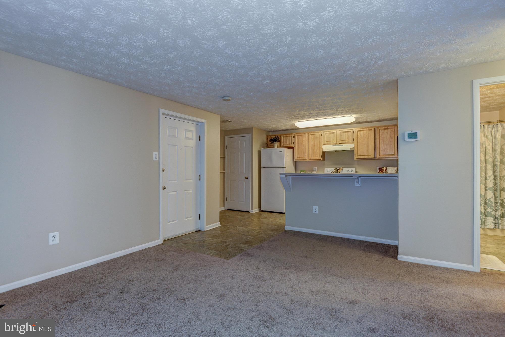 CLARY'S FOREST - Residential Lease