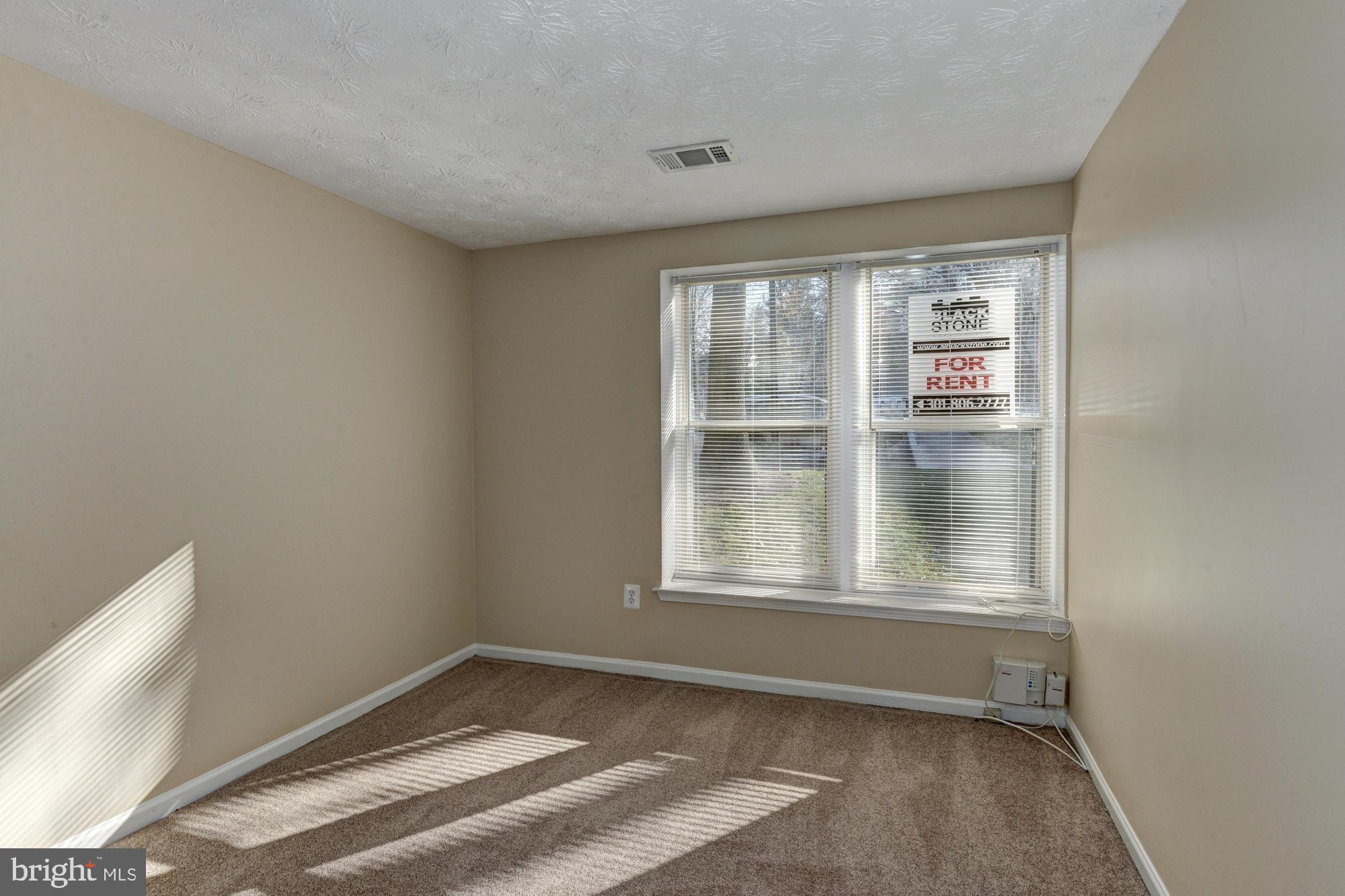 CLARY'S FOREST - Residential Lease