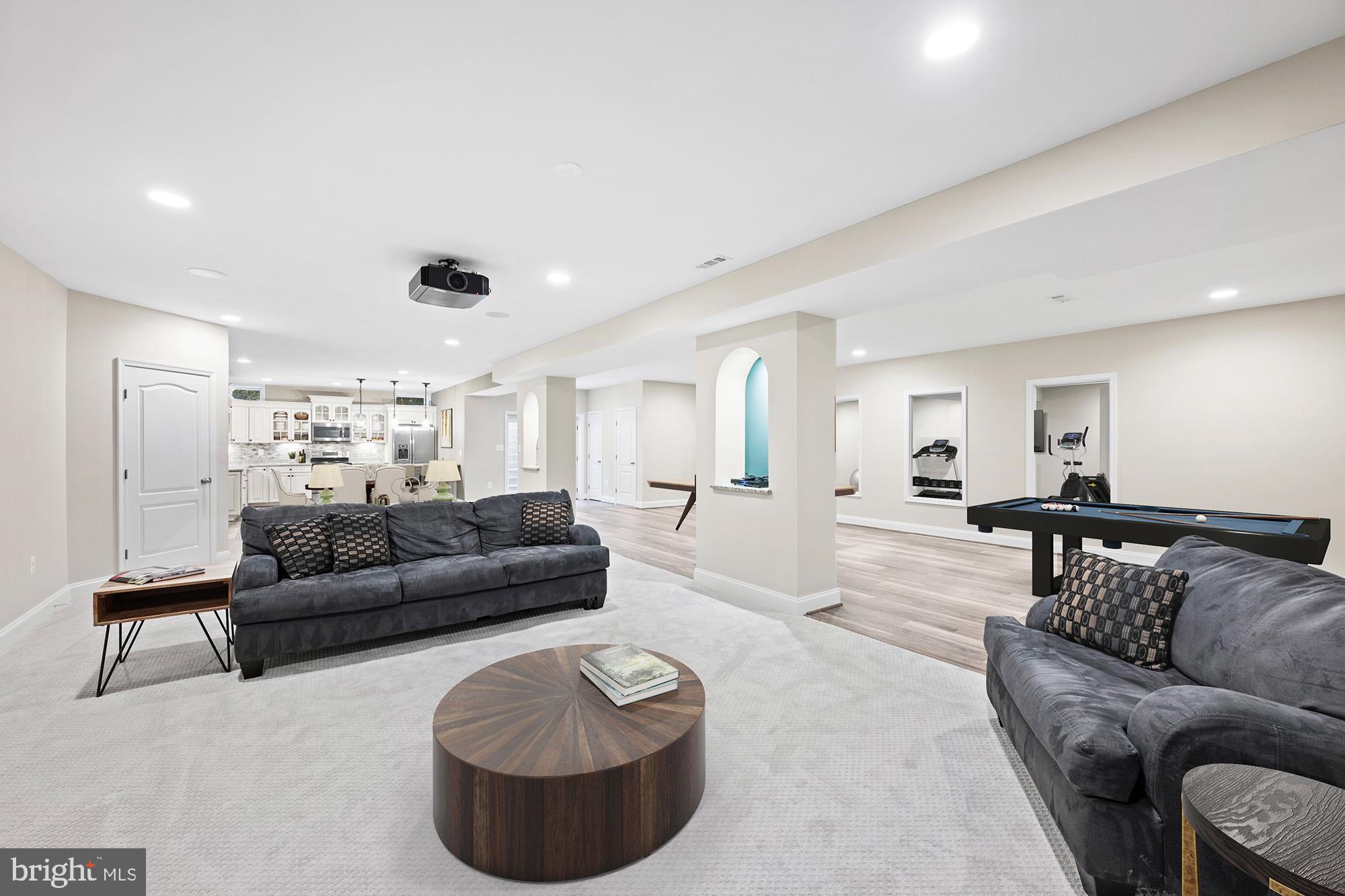 BELMONT COUNTRY CLUB - Residential