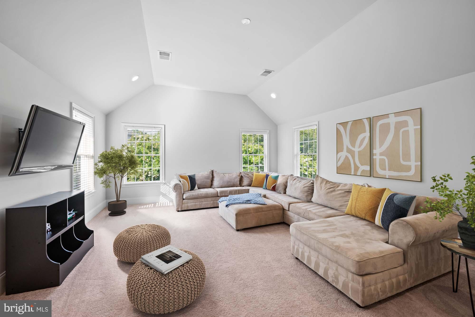 BELMONT COUNTRY CLUB - Residential