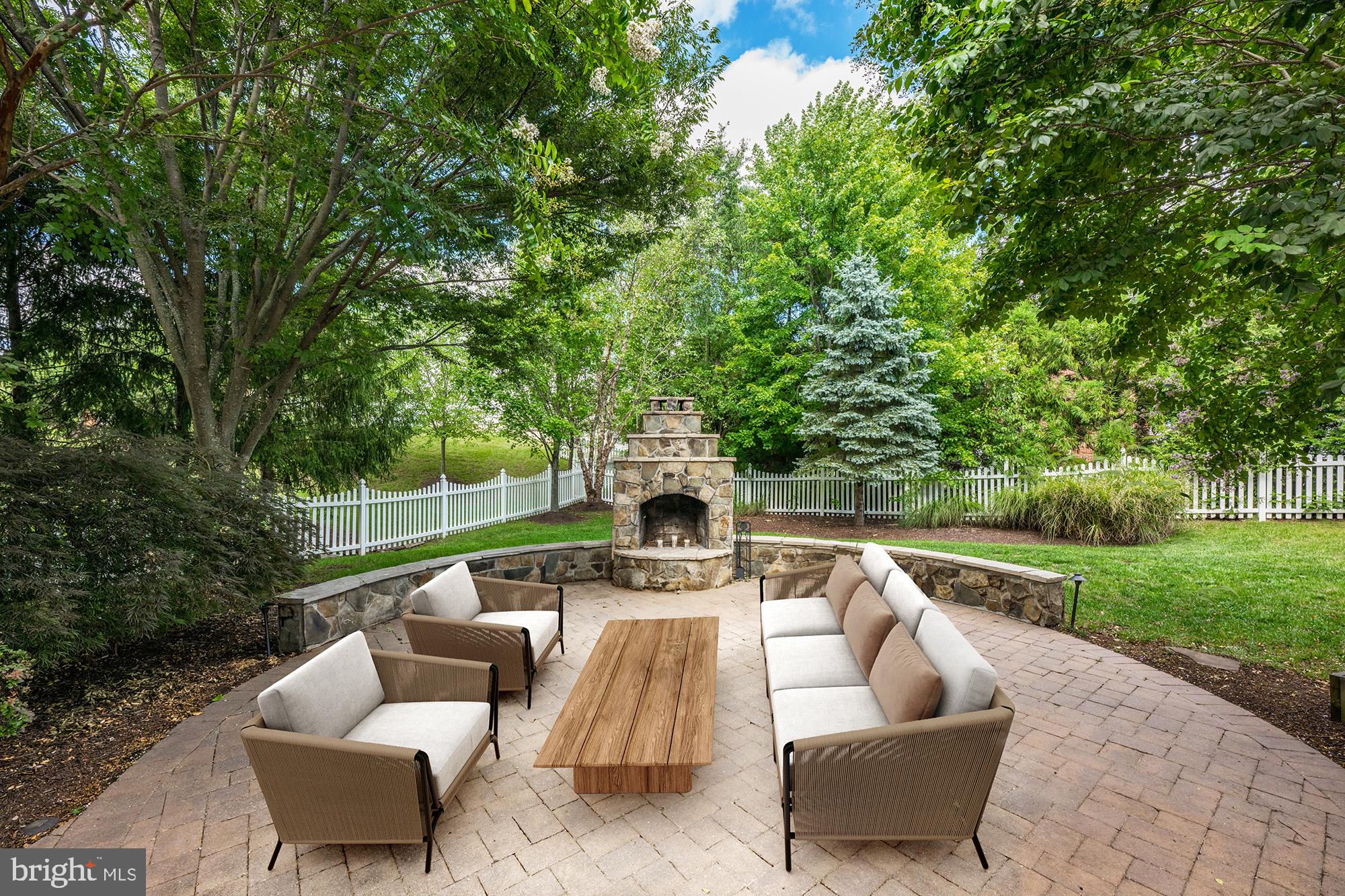 BELMONT COUNTRY CLUB - Residential