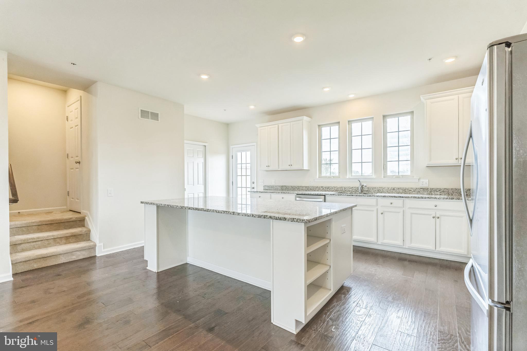 TALL OAKS - Residential