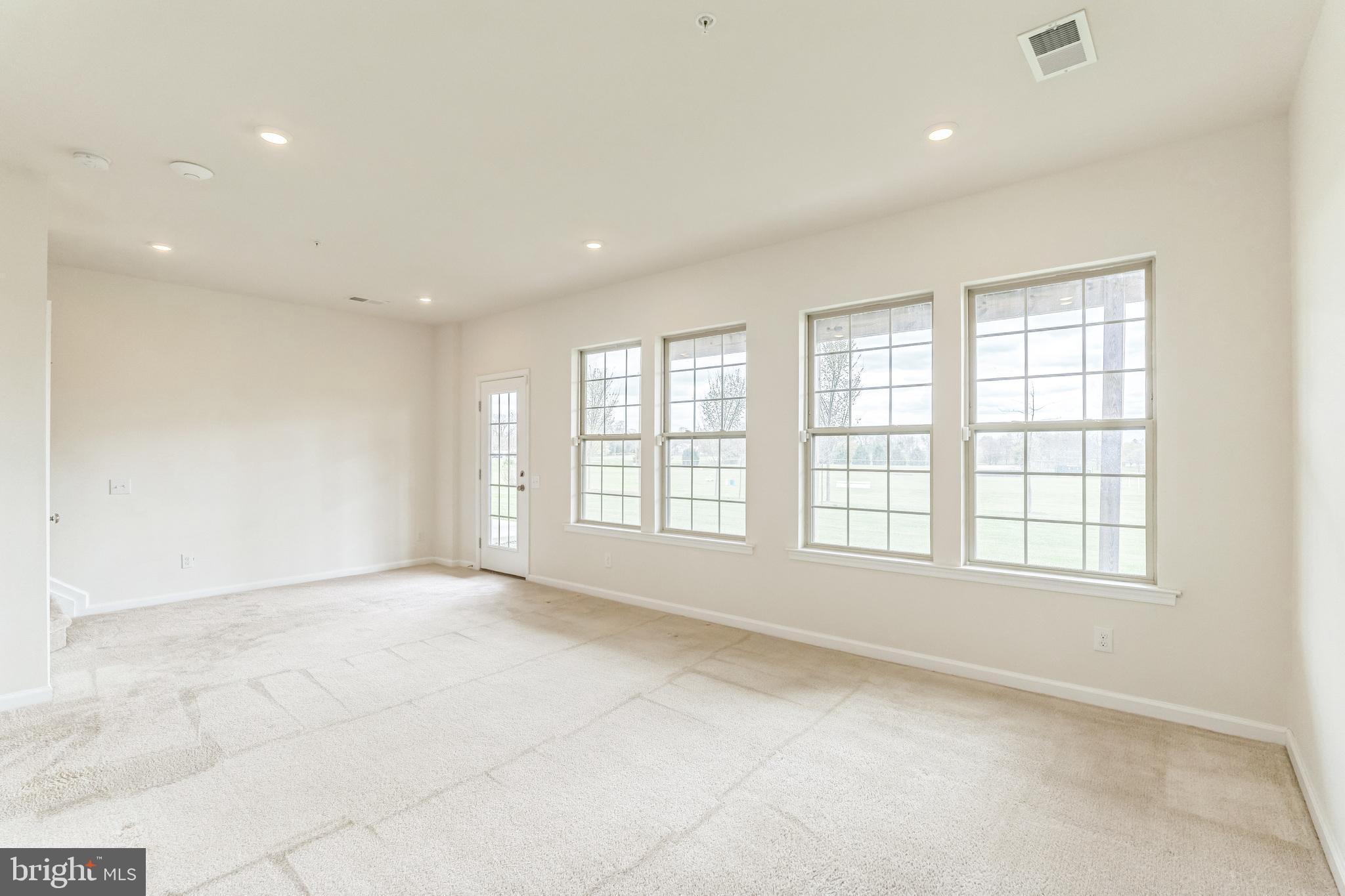 TALL OAKS - Residential