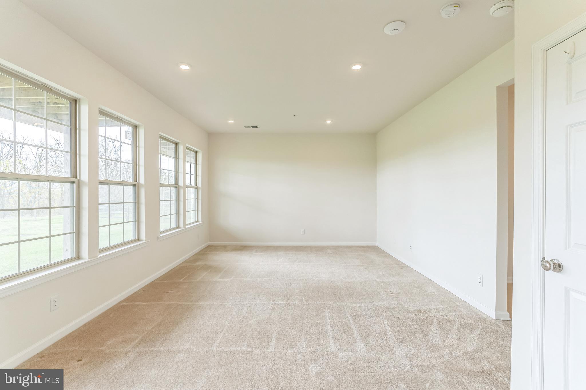 TALL OAKS - Residential