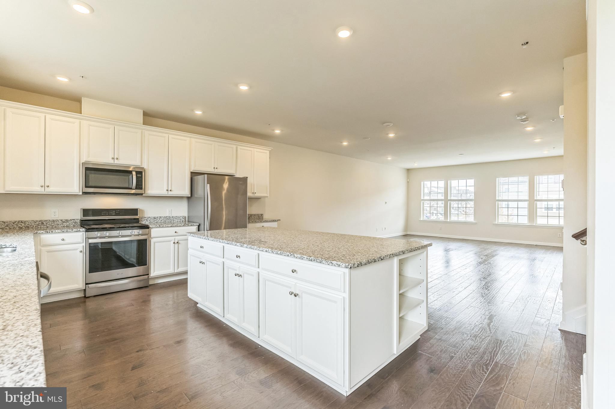 TALL OAKS - Residential