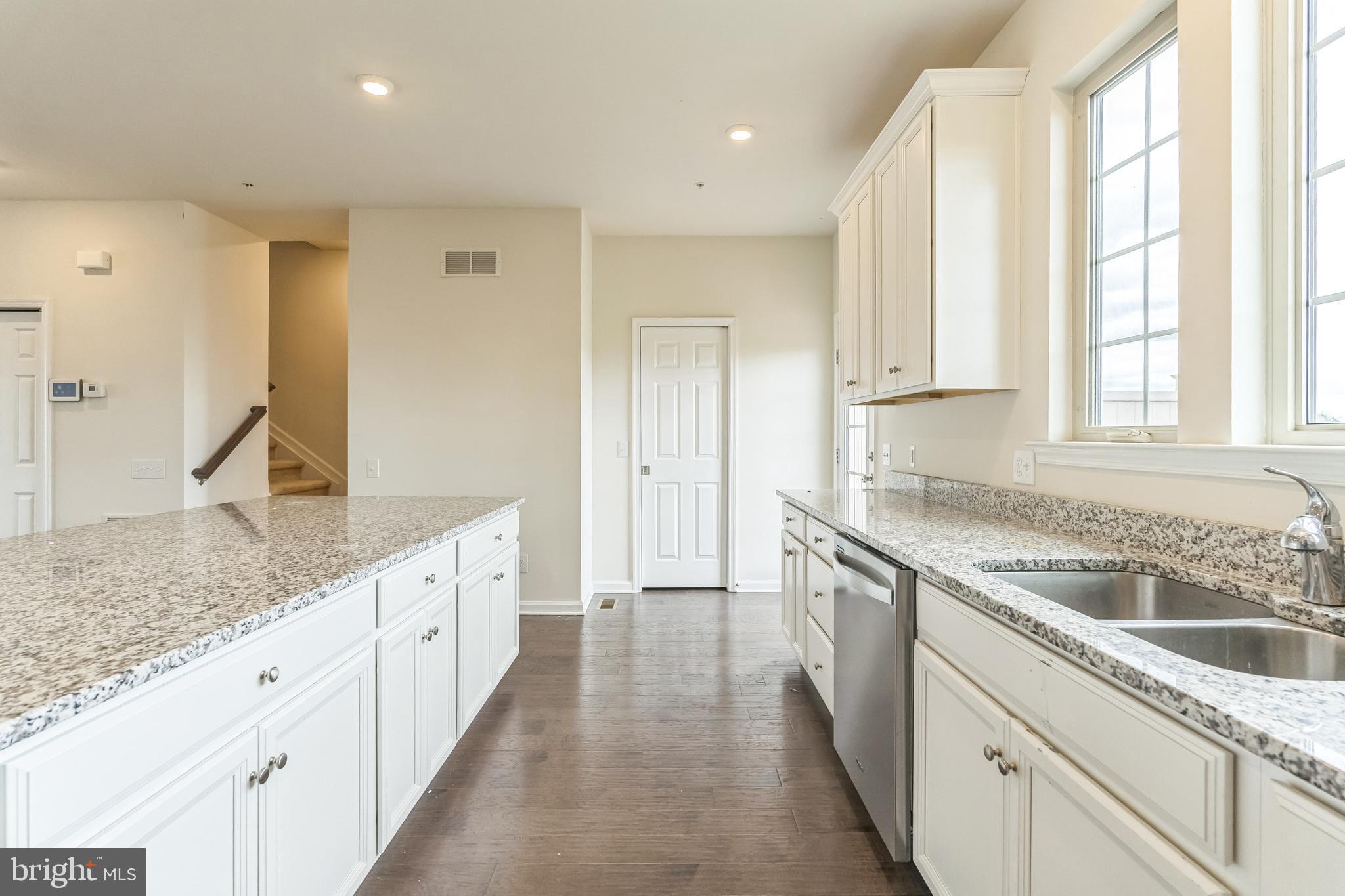 TALL OAKS - Residential