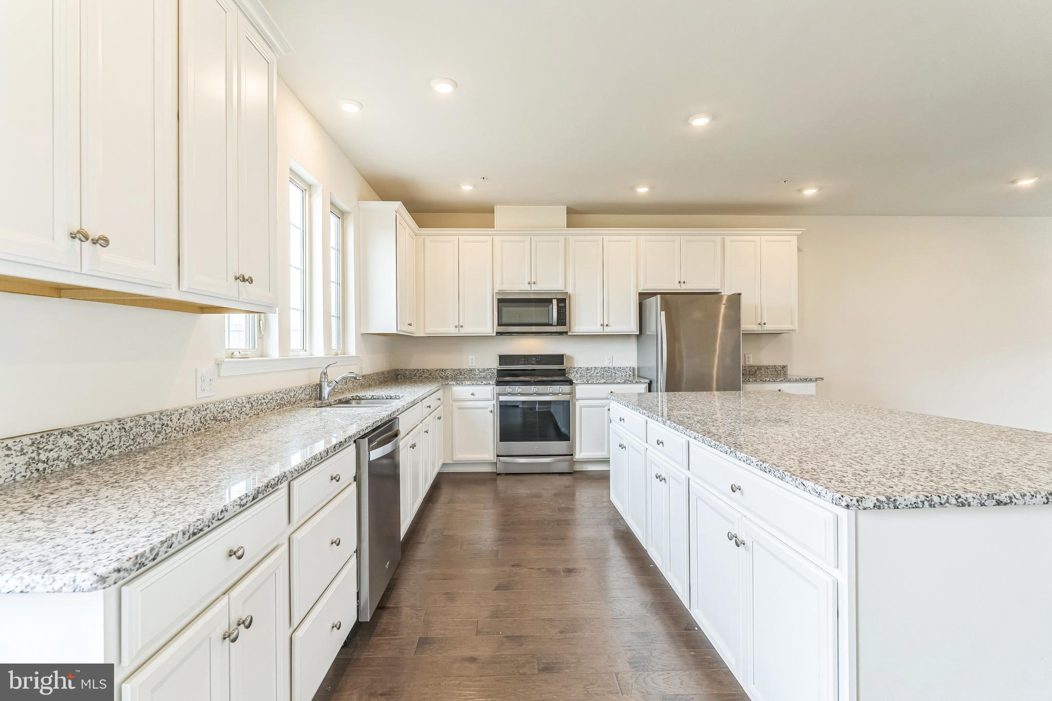 TALL OAKS - Residential