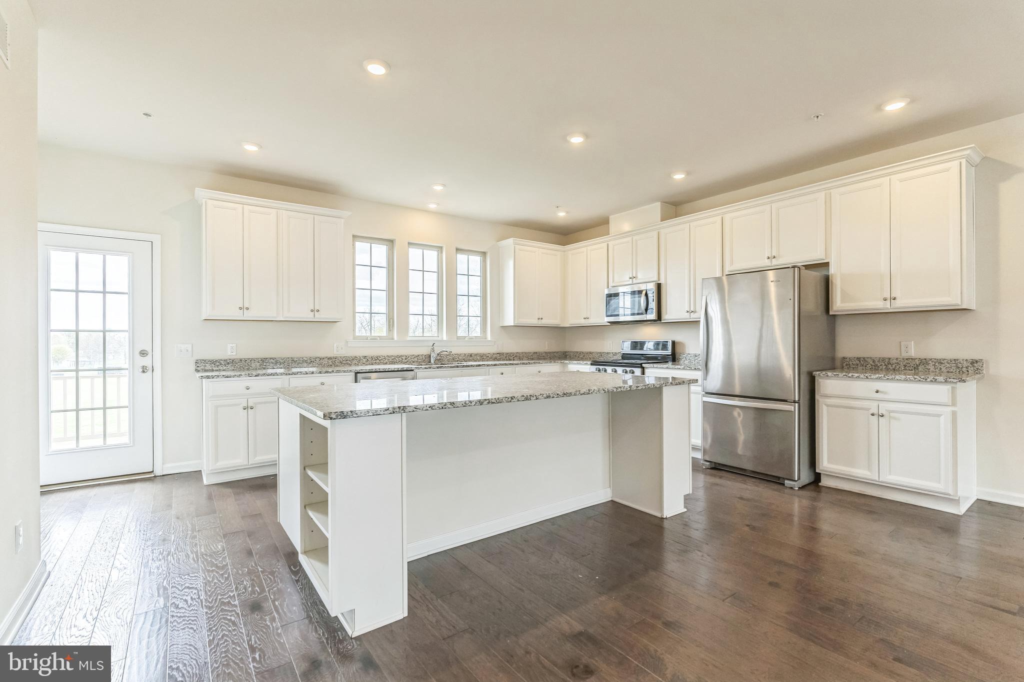 TALL OAKS - Residential