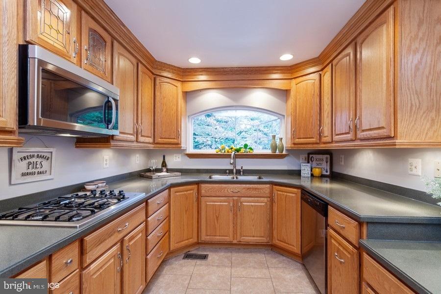 FAIRMONT - Residential