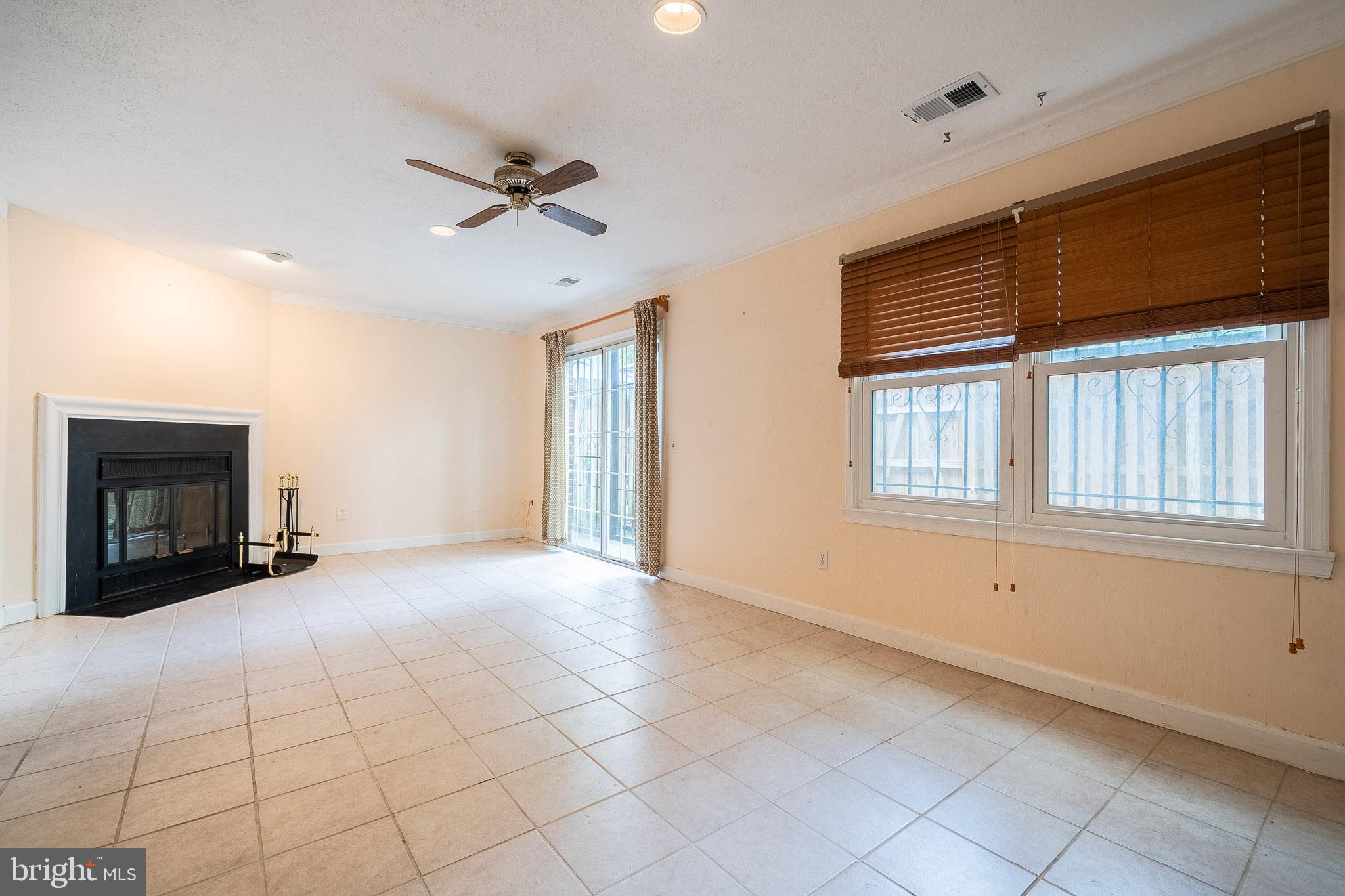 SKYLINE VILLAGE - Residential Lease