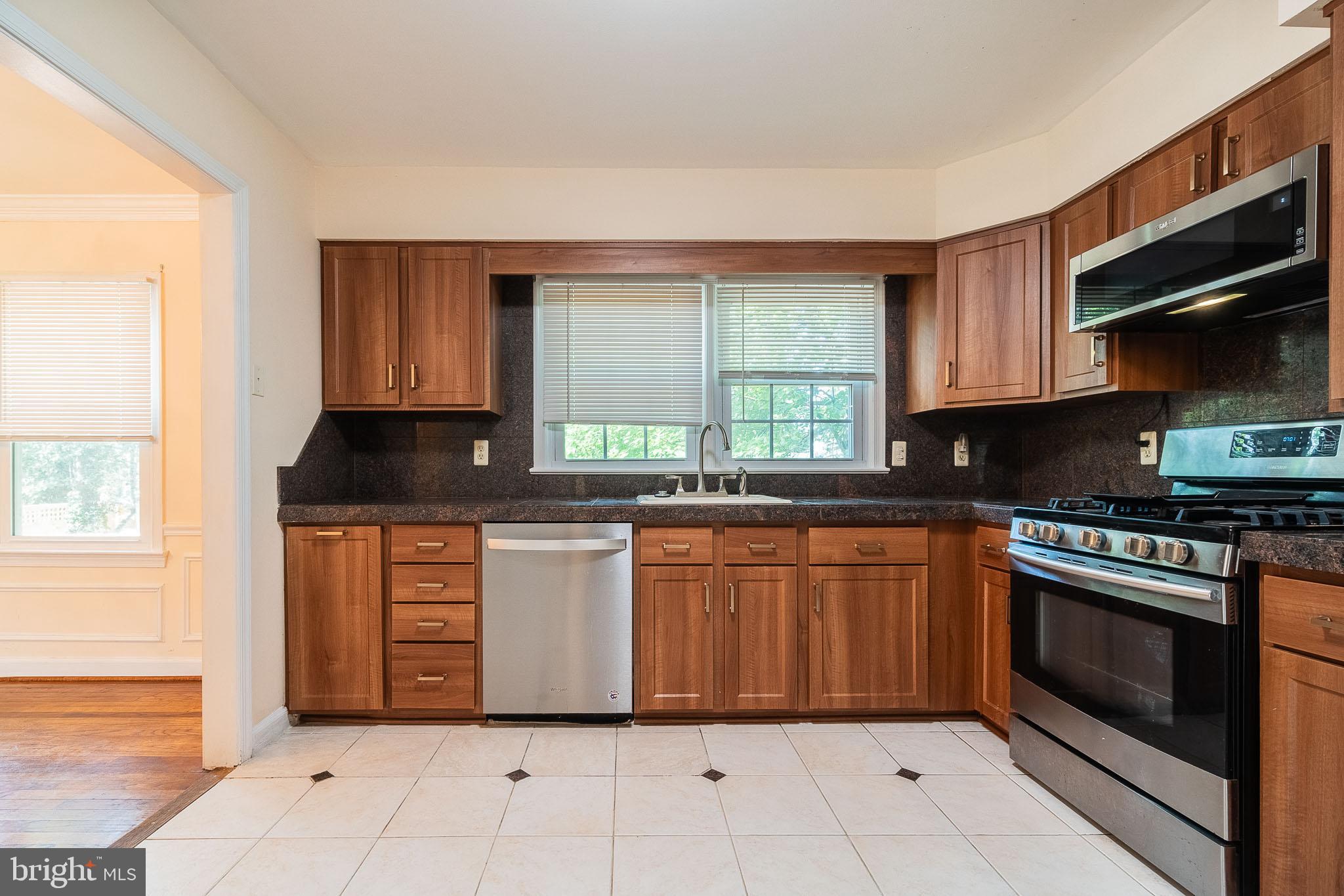 SKYLINE VILLAGE - Residential Lease