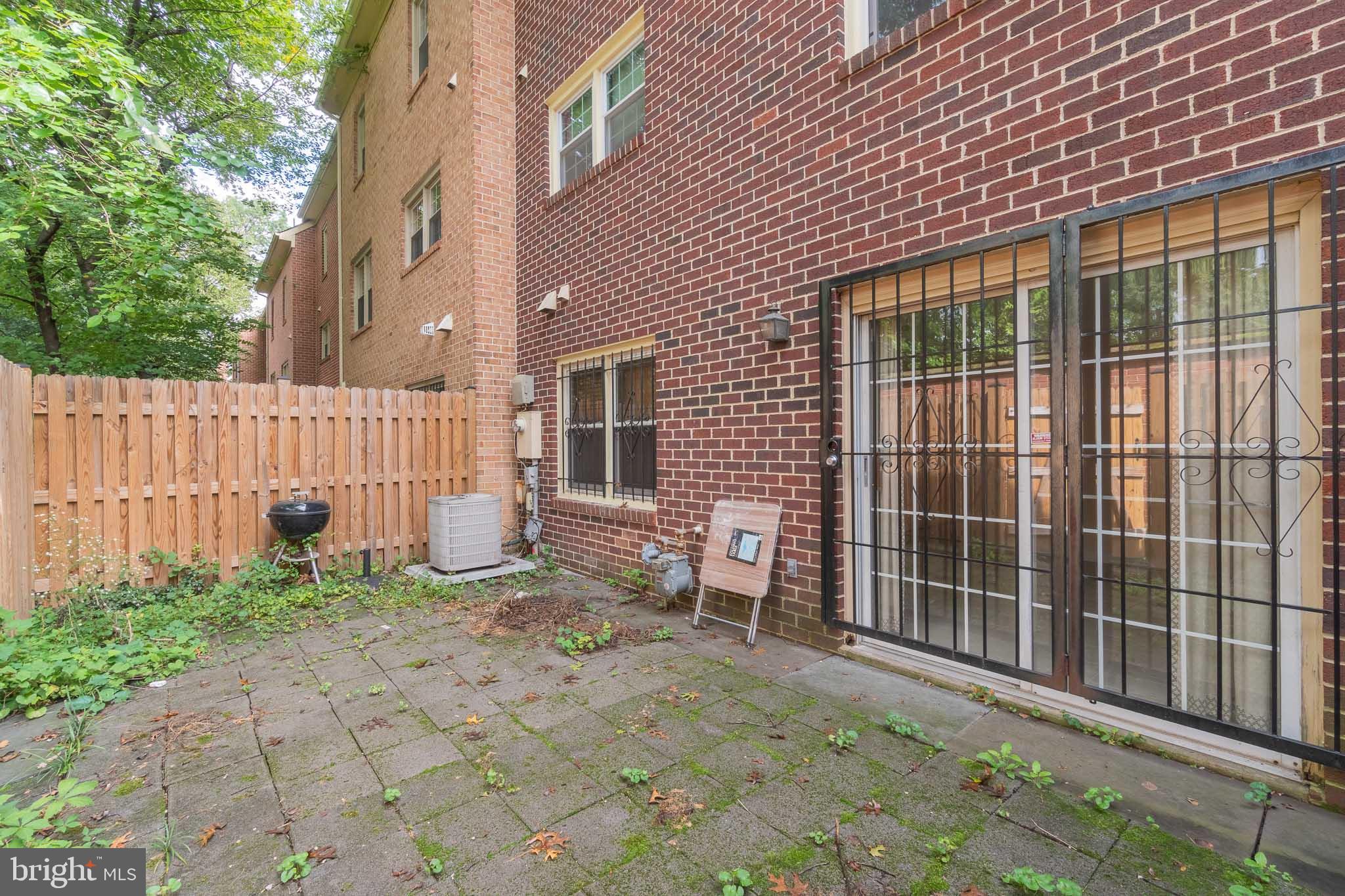 SKYLINE VILLAGE - Residential Lease