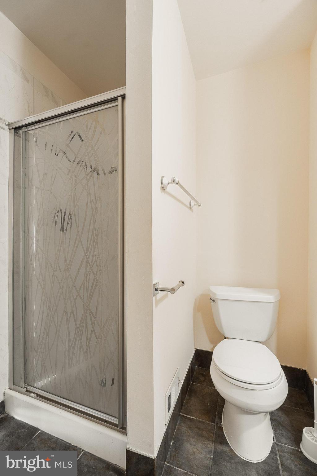 SKYLINE VILLAGE - Residential Lease