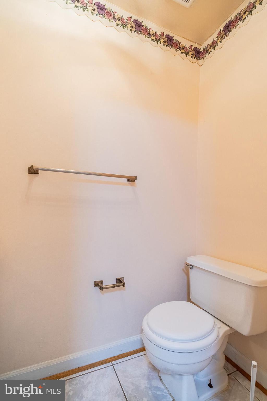 SKYLINE VILLAGE - Residential Lease