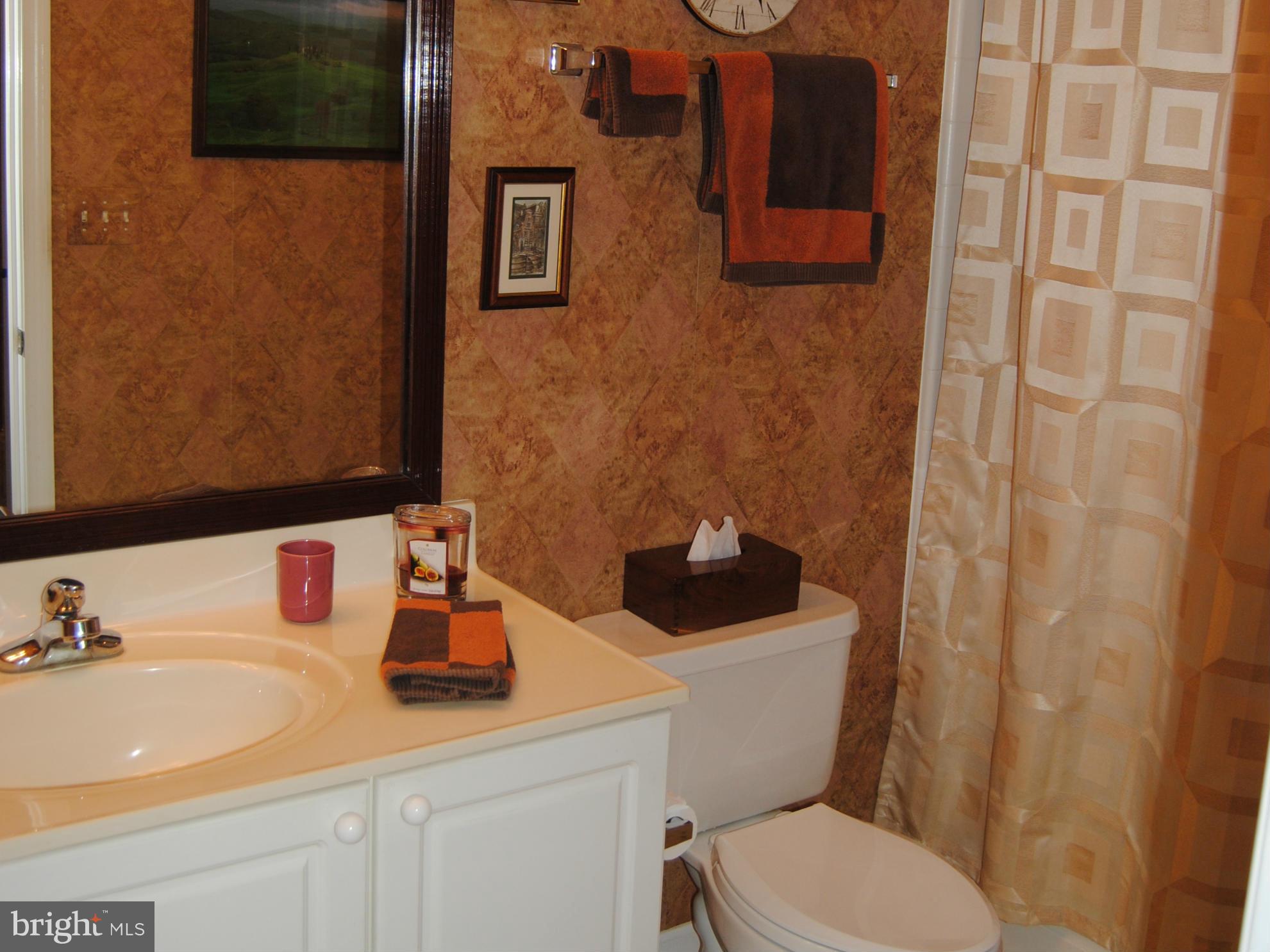 LANSDOWNE WOODS LEISURE WORLD - Residential Lease