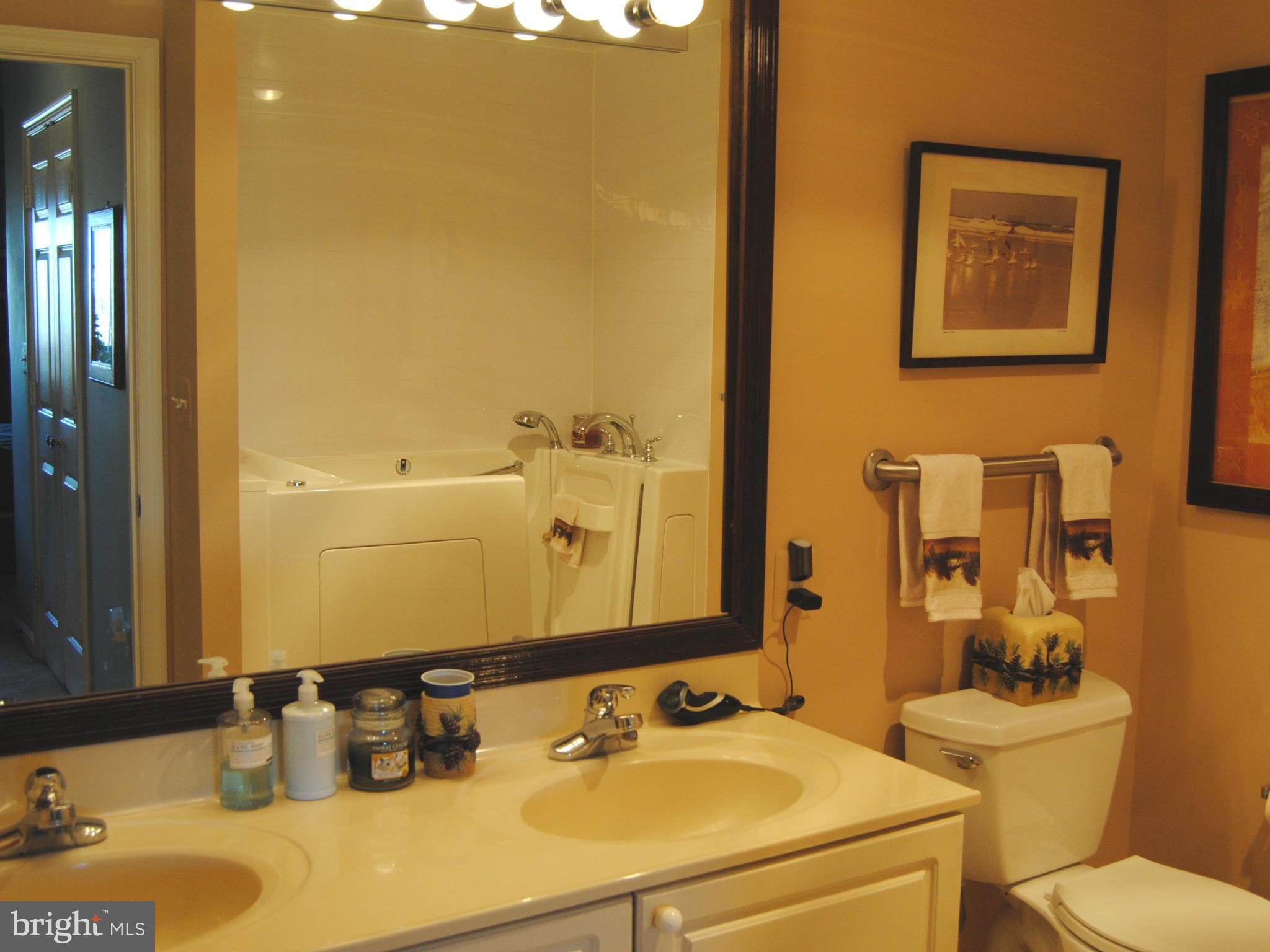 LANSDOWNE WOODS LEISURE WORLD - Residential Lease