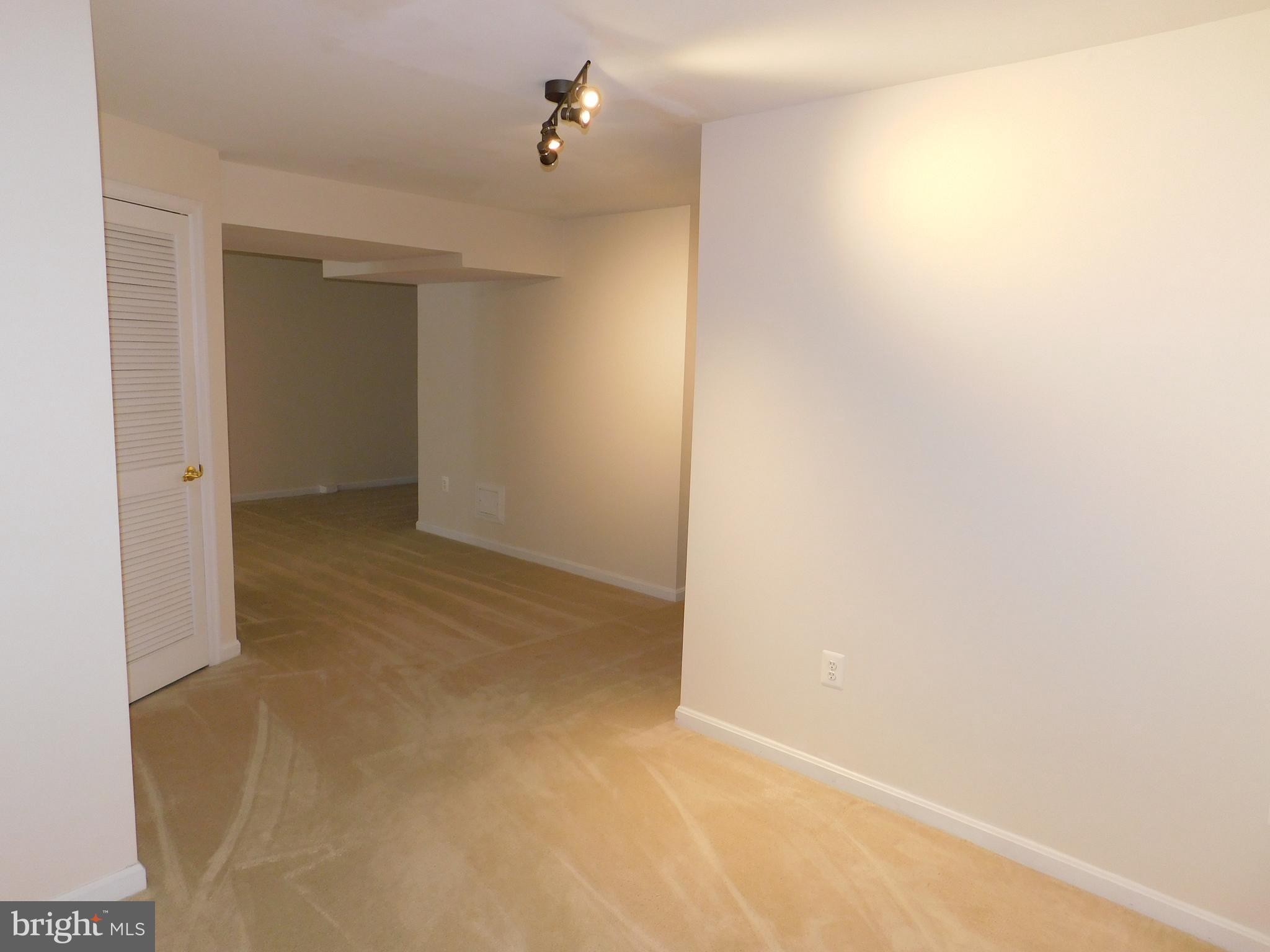 NORTH CLEARVIEW HEIGHTS - Residential Lease