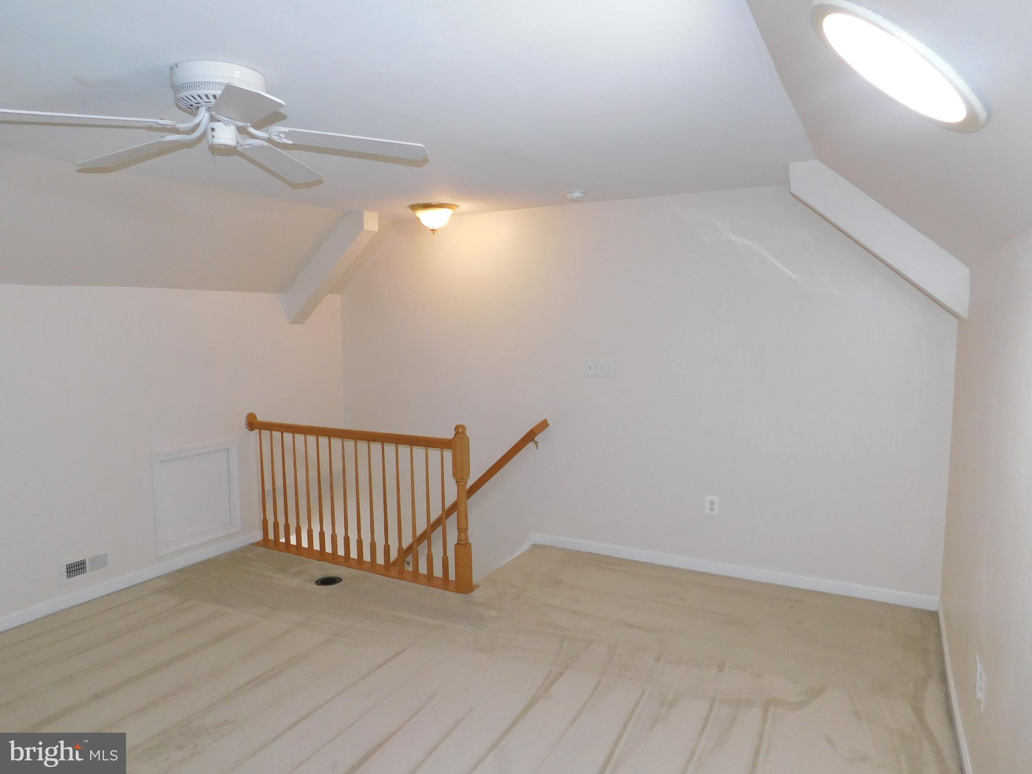 NORTH CLEARVIEW HEIGHTS - Residential Lease