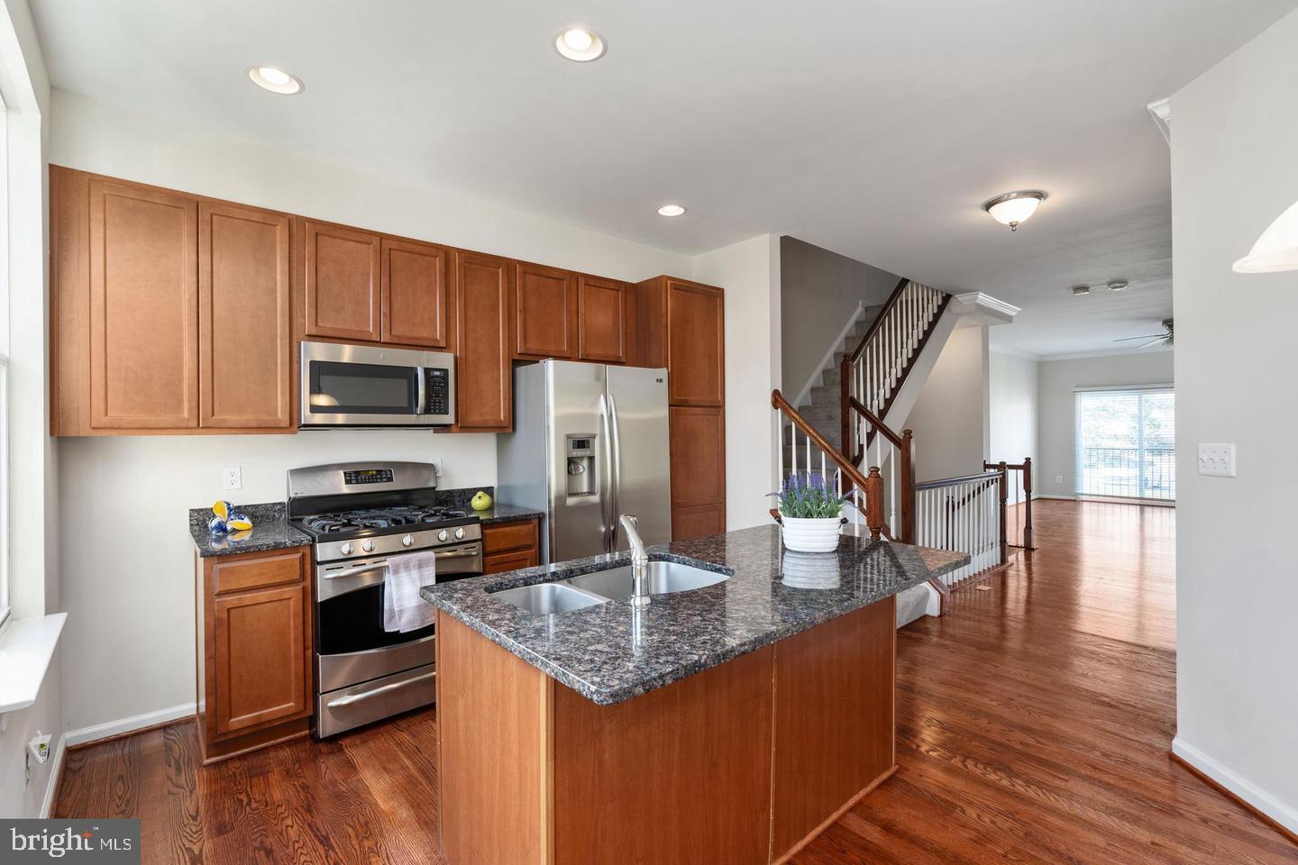 RIVER OAKS - Residential