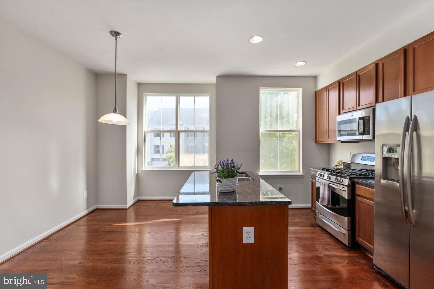 RIVER OAKS - Residential