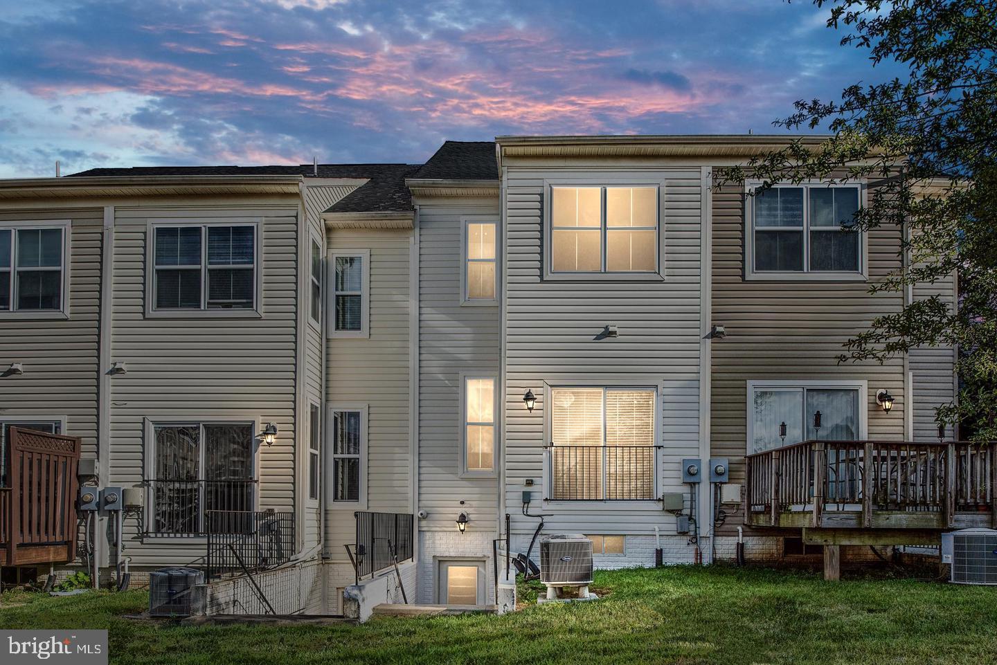 RIVER OAKS - Residential