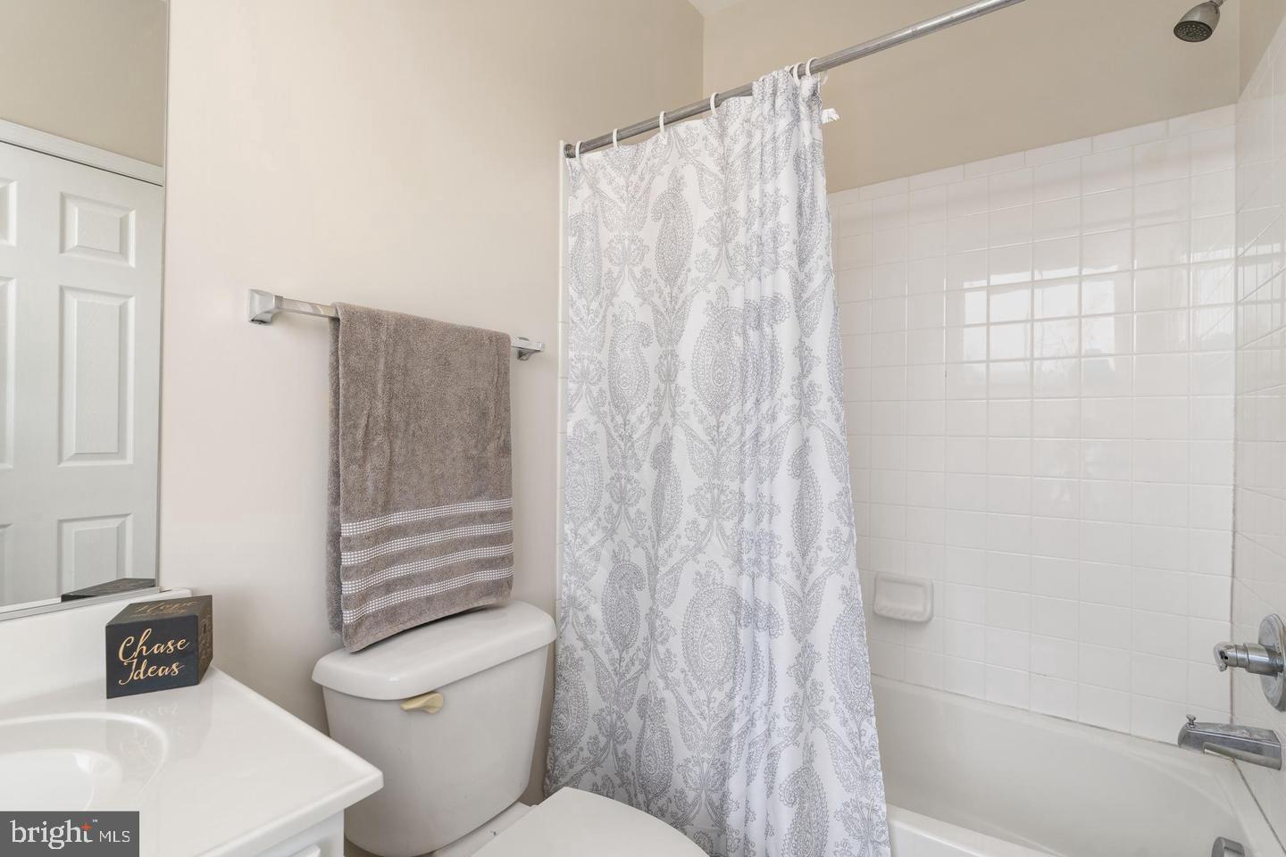 RIVER OAKS - Residential